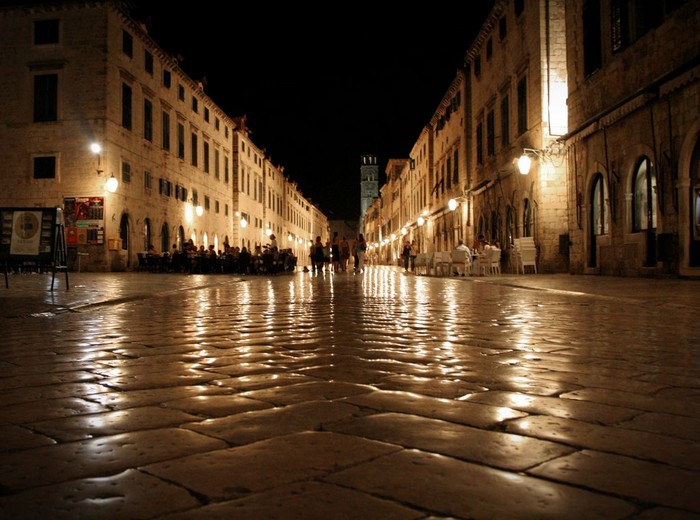 StreetByNight1.jpg